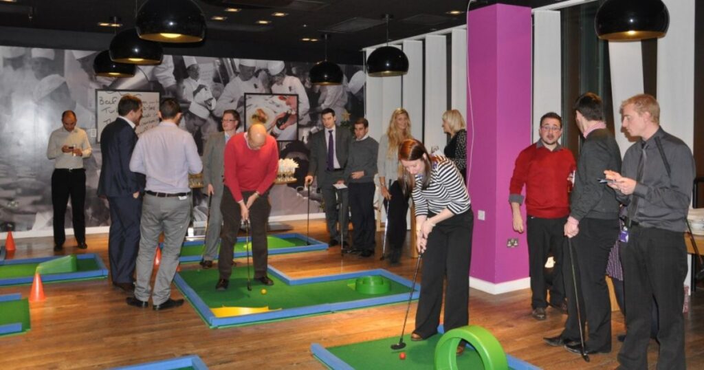 Minigolf is the new black for corporate events