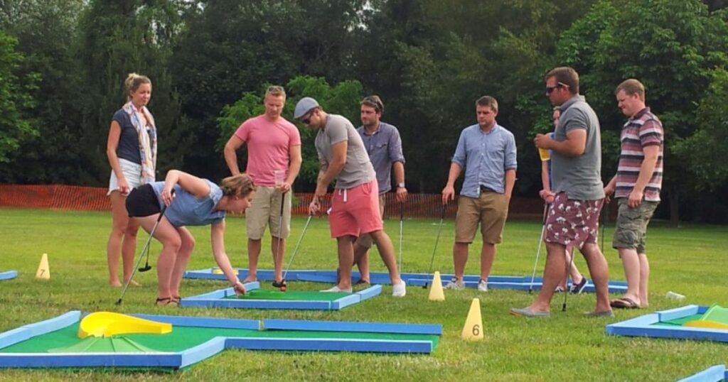 8 reasons to hire portable minigolf from Putterfingers