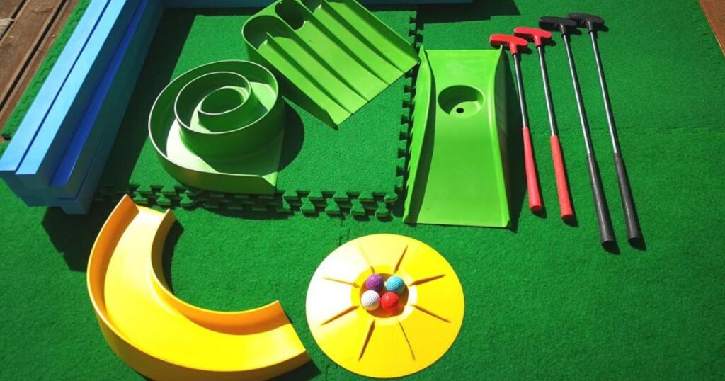 Home minigolf kits for indoors and outdoors