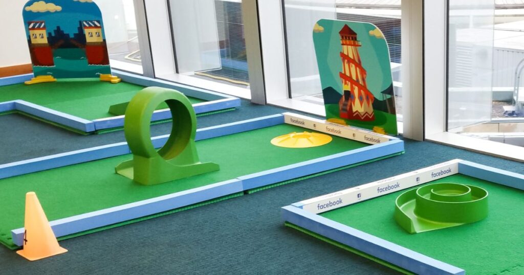 Putterfingers Mini Golf is The Perfect Activity to Engage at Exhibitions