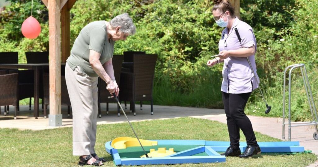 Putting a Smile on Seniors’ Faces- Benefits of Mini Golf in Care Homes