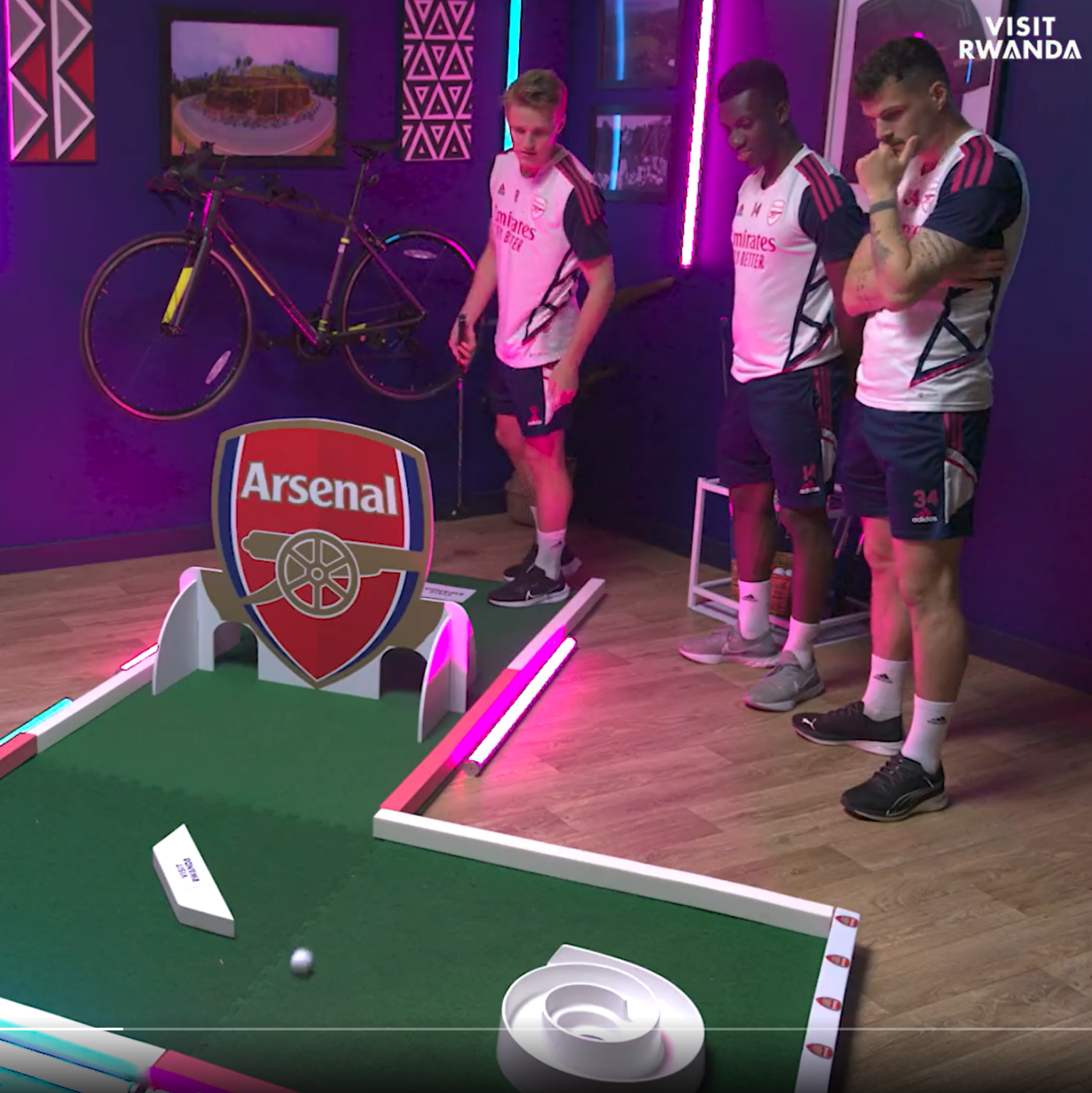 Arsenal Putter Arsenal Stars Tee Off in Rwanda's 'Home of Sport' Challenge
